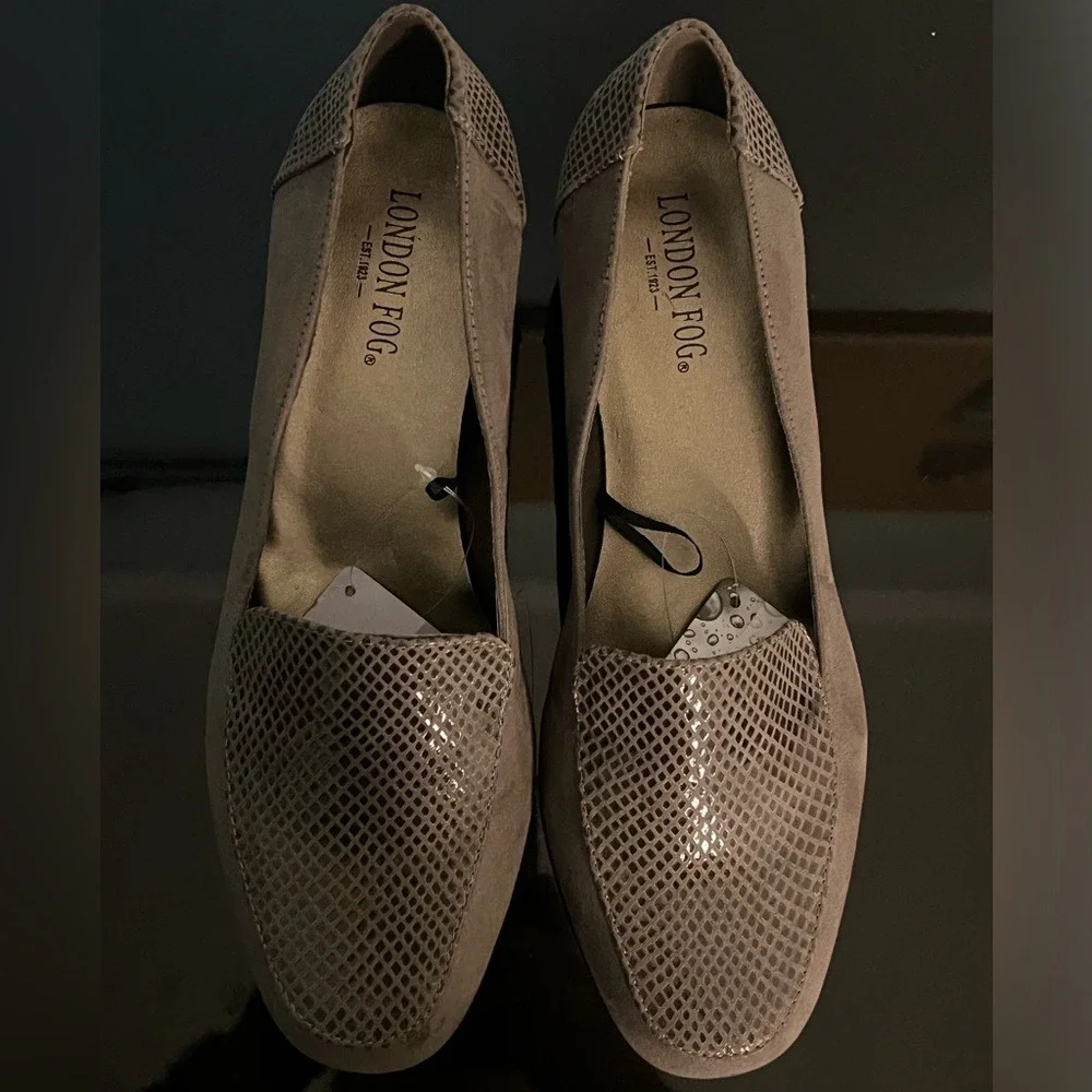 London Fog kitten heels faux snakeskin NWT women size 9